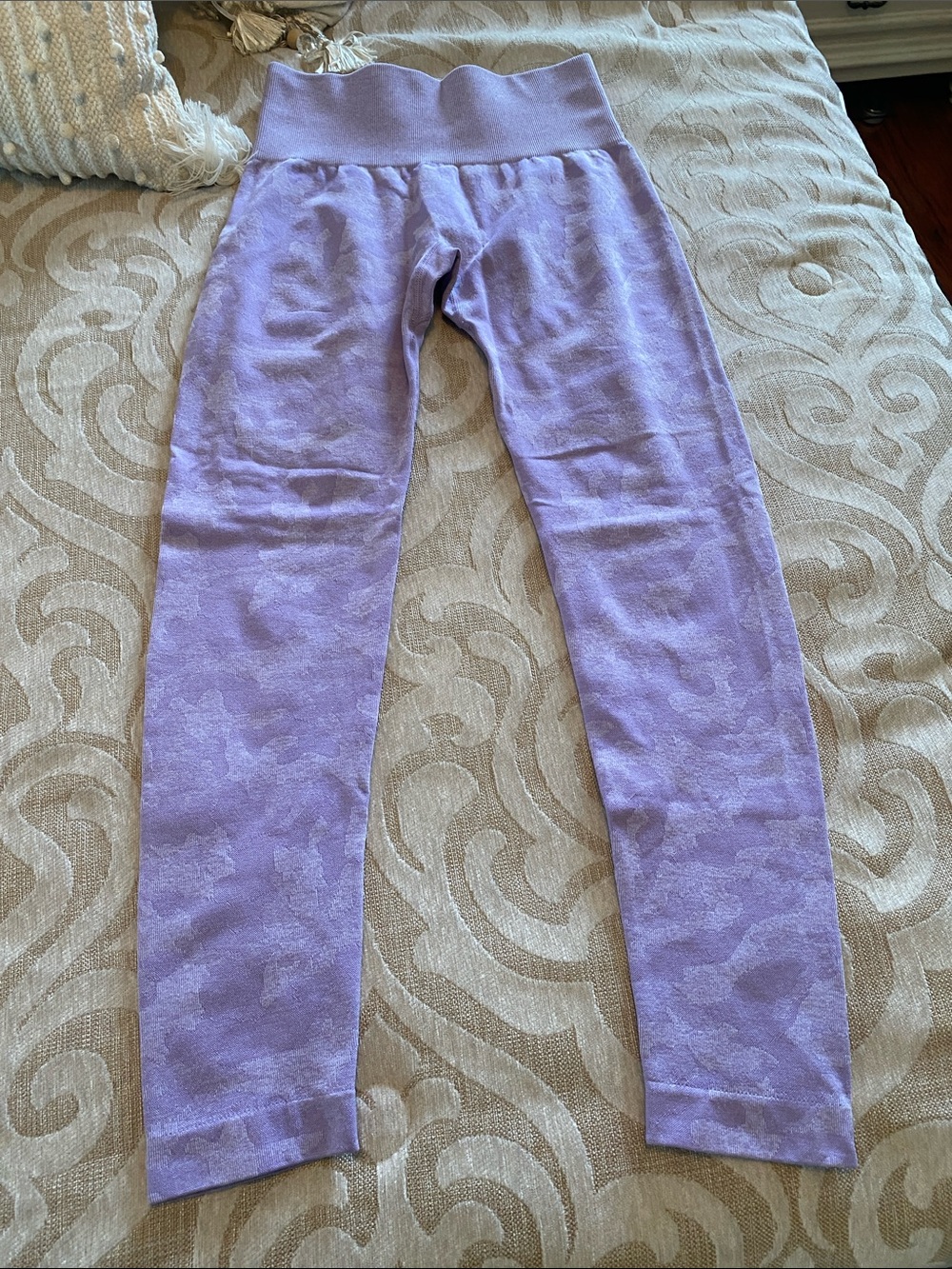 NVGTN Lavender Camo Seamless Leggings Size S High Rise Gym Yoga - Picture 7 of 11